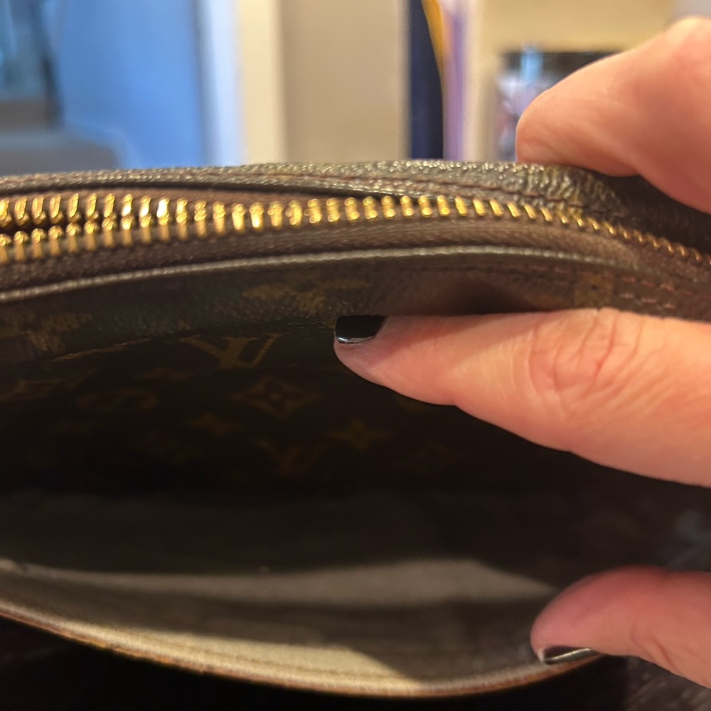 Louis Vuitton Brown Monogram Shoulder Bag - Picture 8 of 14